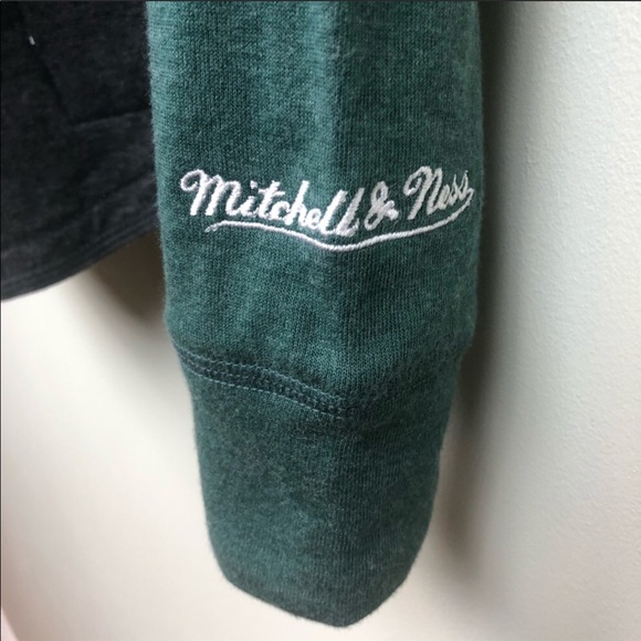 Mitchell & Ness Men’s Green Bay Packers Hooded Lightweight Shirt NWT - Picture 5 of 8